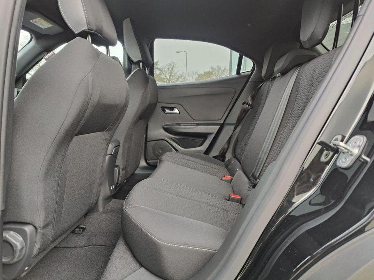 Foto 10 van Opel Mokka 1.2 Turbo 130pk Edition | Direct Leverbaar | Comf