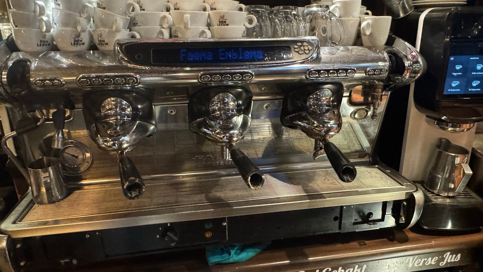 Faema Emblema Professionele Espressomachine, Witgoed en Apparatuur, Gebruikt, Espresso apparaat, 10 kopjes of meer, Gemalen koffie