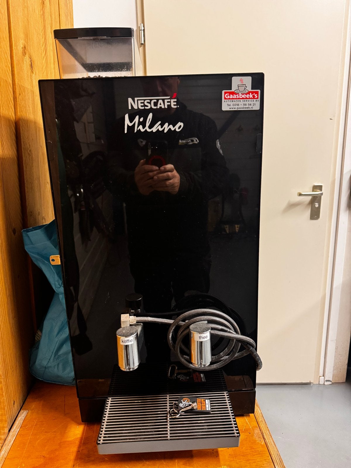 Professioneel Nescafé Milano Koffiezetapparaat, Ophalen, Gebruikt, 10 kopjes of meer, Koffiemachine