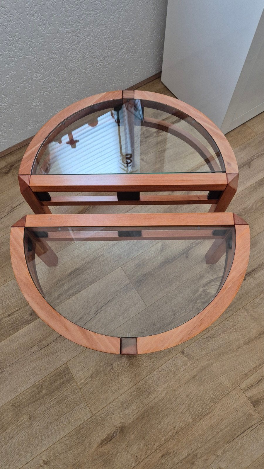 Salontafel set van hout en glas, Huis en Inrichting, Tafels | Salontafels, 50 tot 100 cm, Rond, Glas, Minder dan 50 cm