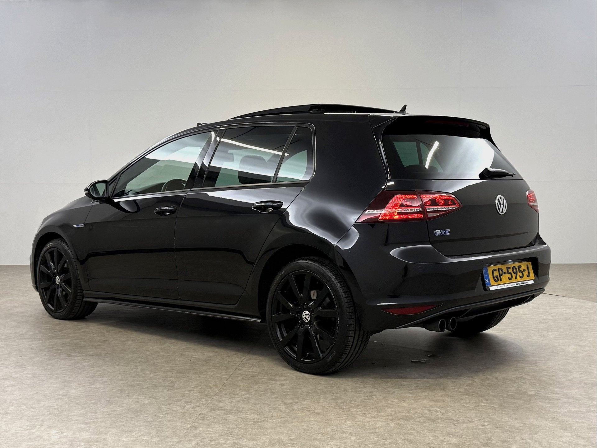 Volkswagen Golf 1.4 TSI GTE | Pano | Sfeer | DSG | Cruise |, Auto's, Gebruikt, Euro 6, 4 cilinders, Zwart