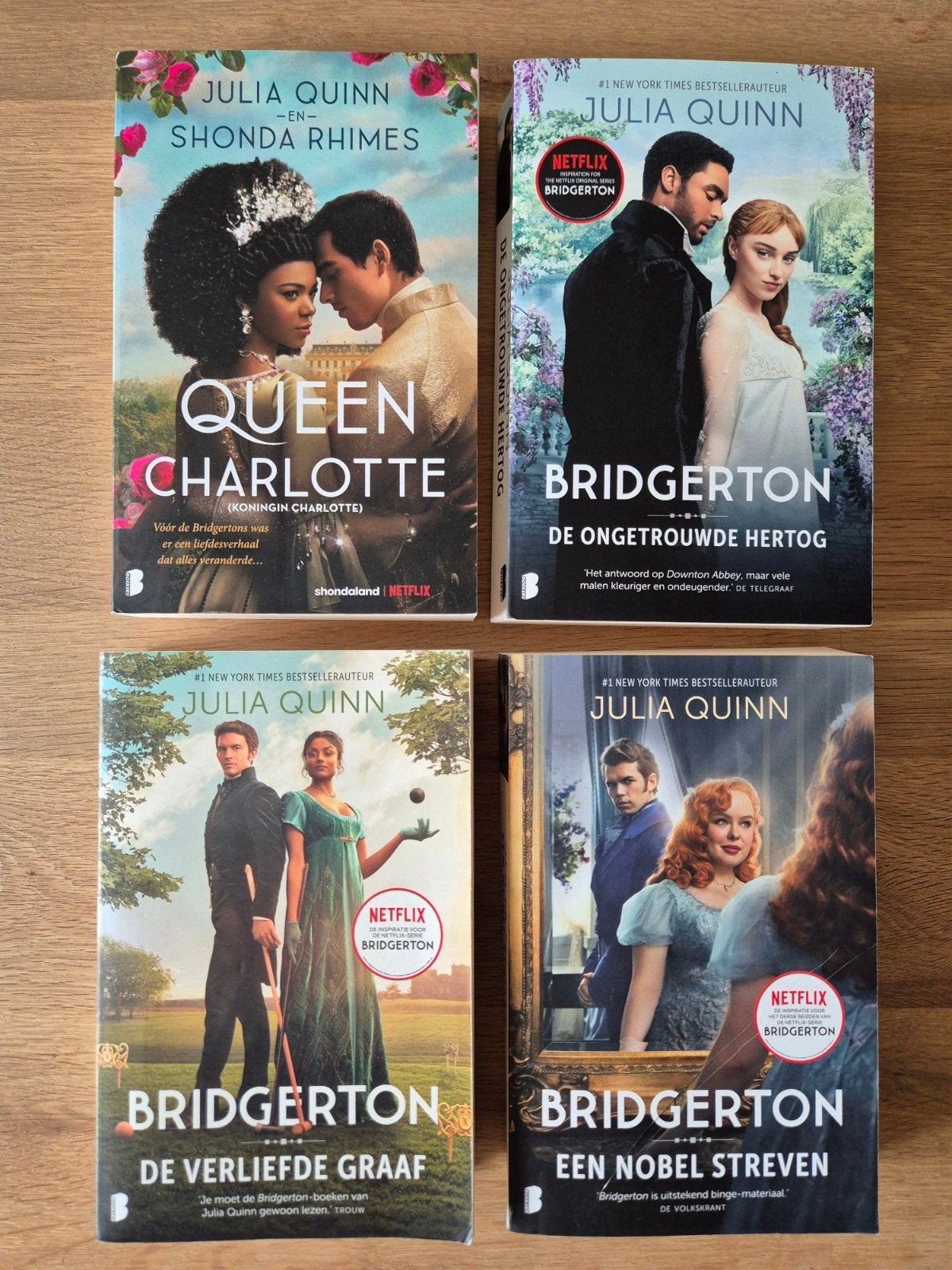 4x Queen Charlotte + Bridgerton - Julia Quinn & Shonda R, Ophalen of Verzenden, Gelezen, Julia Quinn en Shonda Rhimes, Nederland