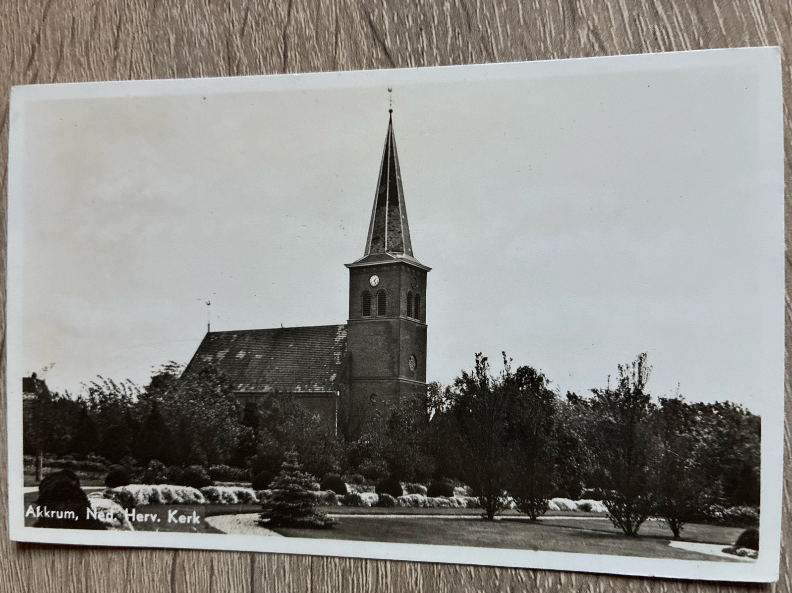 Oude Ansichtkaart Akkrum, Kerk - Gelopen (1940), Ophalen of Verzenden, 1940 tot 1960, Gelopen, Friesland