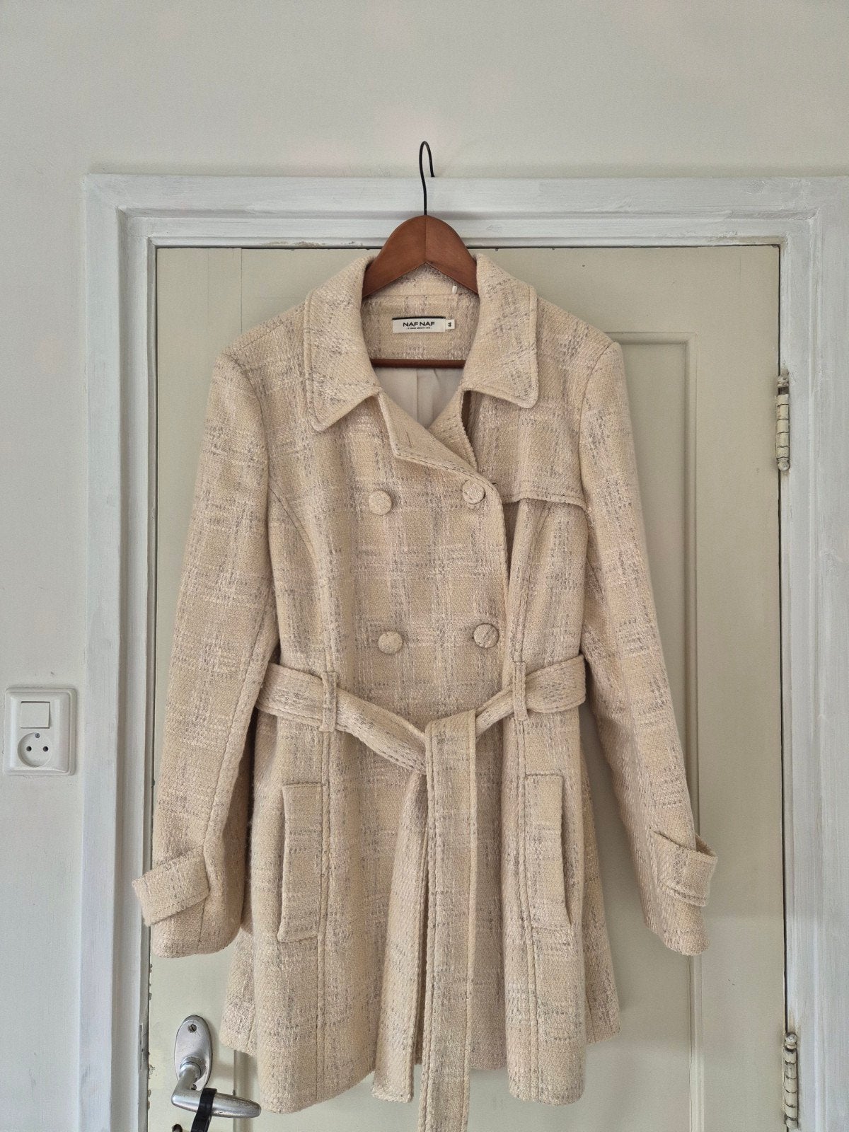 Wollen creme kleurige trench coat met een soort ruit patroon, Kleding | Dames, Jassen | Winter, Beige, Maat 42/44 (L), Ophalen of Verzenden