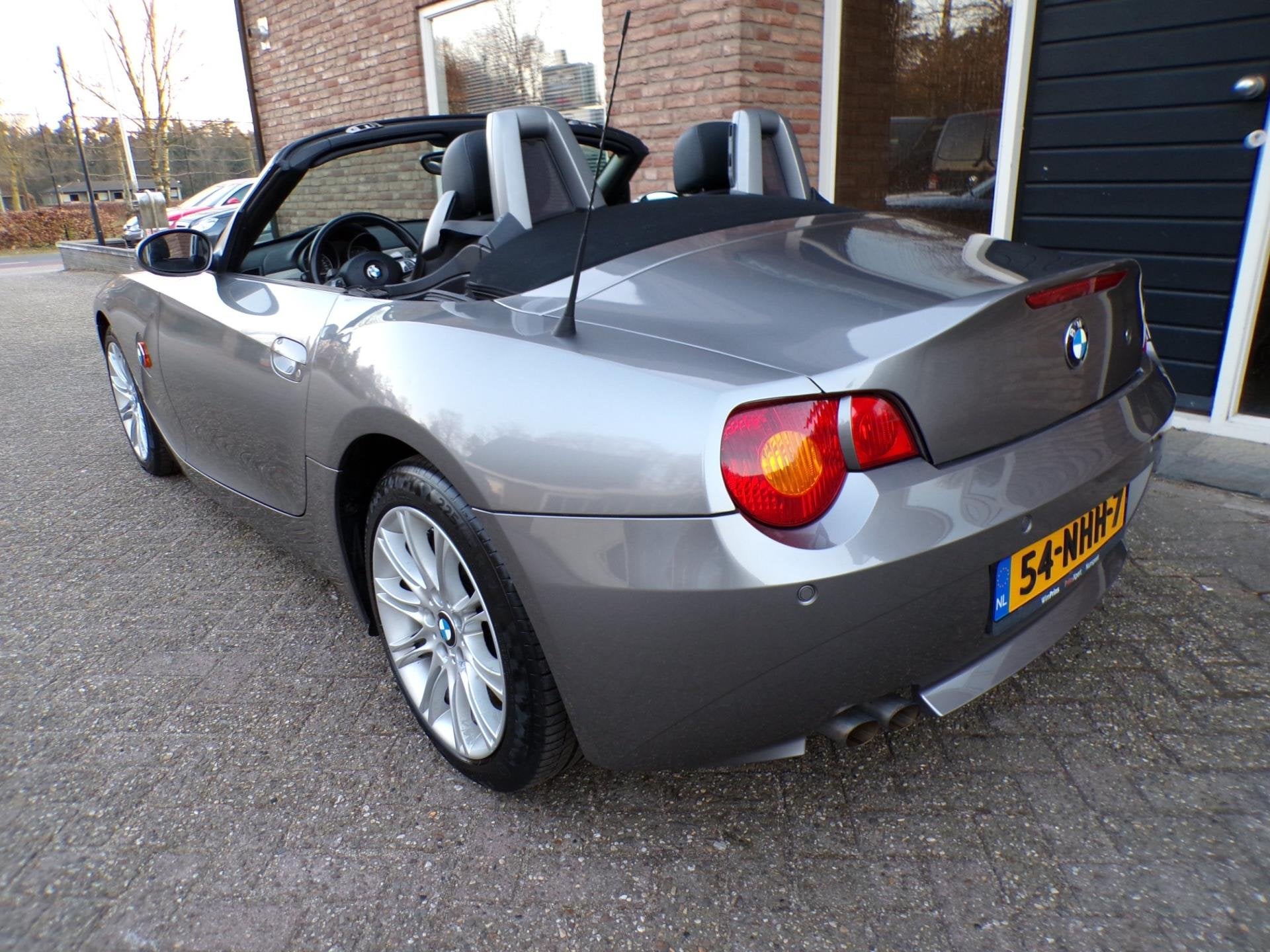 BMW Z4 Roadster 2.5i SMG Leder / Airco / Stoelverwarming / H, Auto's, BMW, Automaat, Achterwielaandrijving, Gebruikt, Zwart