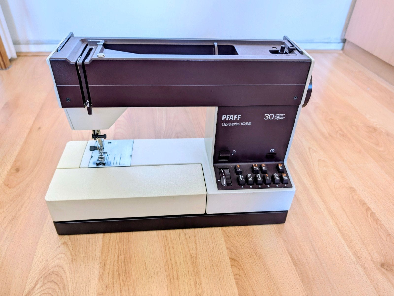 Pfaff Tipmatic 1035 naaimachine, Hobby en Vrije tijd, Naaimachines en Toebehoren, Ophalen of Verzenden, Gebruikt, Naaimachine