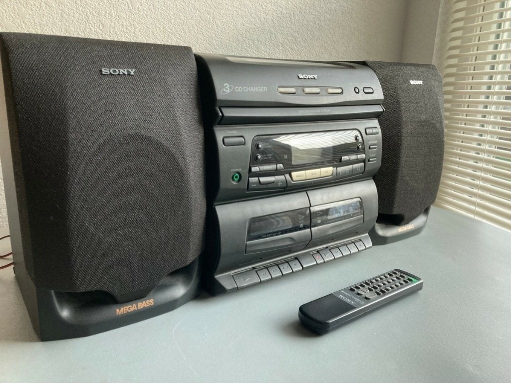 GEZOCHT: Sony CFD-646 Boombox (met 3-cd-wisselaar), Ophalen of Verzenden, Gebruikt, Tuner of Radio, Sony