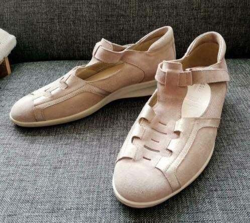 Hassia beige instapper schoenen met klittenband 7.5 nr 34652, Hassia, ., Ophalen of Verzenden, Zo goed als nieuw