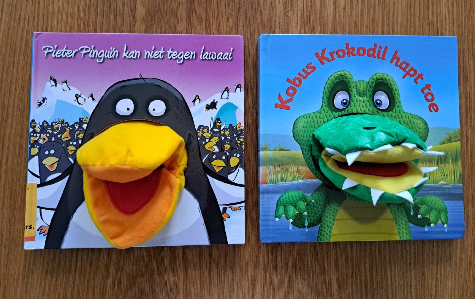 Z.g.a.n.  2 leuke boekjes met geïntegreerde popjes., Ophalen of Verzenden, Zo goed als nieuw
