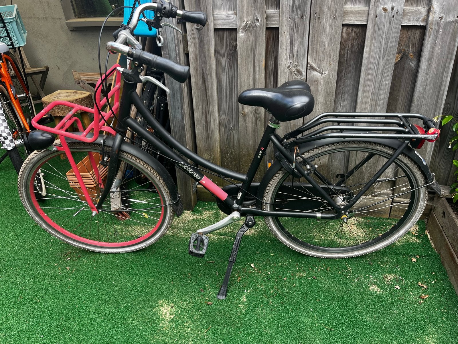 Batavus meisjesfiets met voordrager en bagagedrager, Ophalen, Velgrem, Versnellingen, Batavus