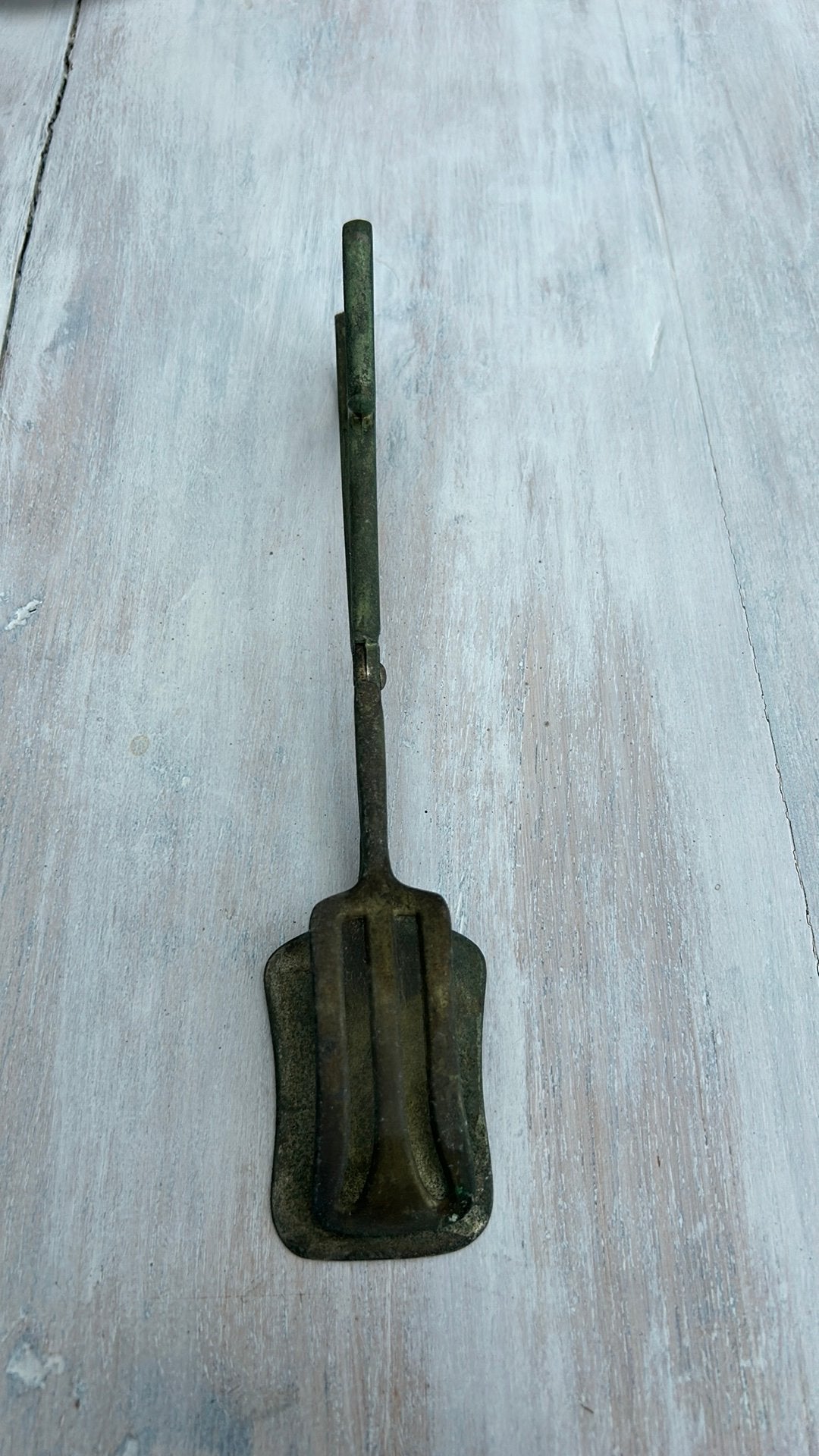 Antieke messing serveertang, Antiek en Kunst, Antiek | Bestek, Ophalen of Verzenden