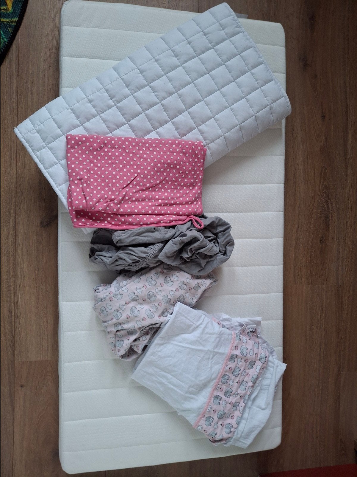 ledikant matras met topper, hoeslakens en lakens, Kinderen en Baby's, Ophalen, Gebruikt, Jongetje of Meisje, Wit