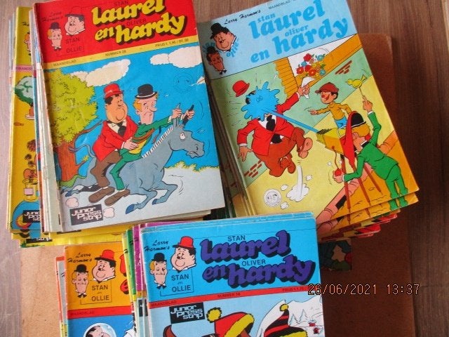 adv4610 laurel en hardy maandblad, Eén stripboek, Ophalen, Gelezen