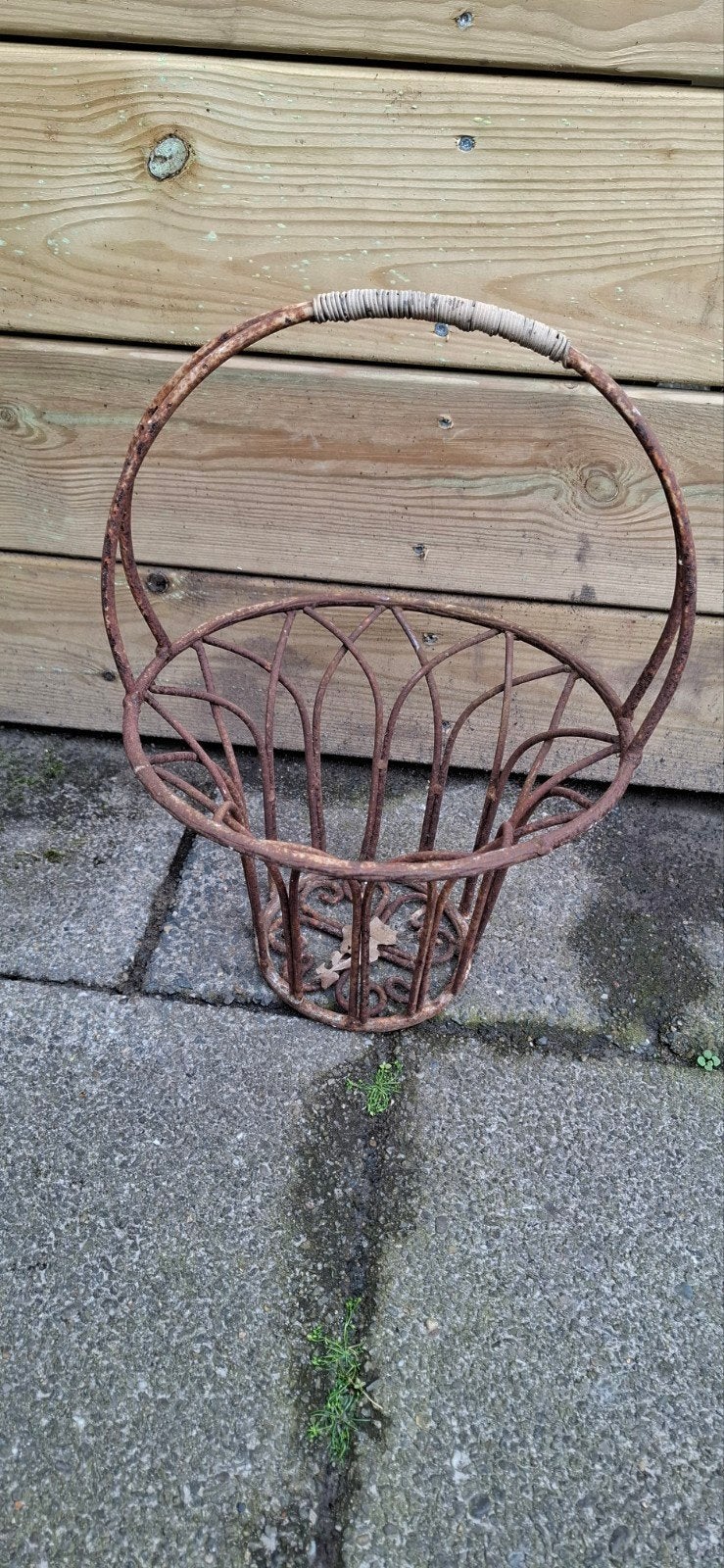 Ijzeren mand, Huis en Inrichting, Woonaccessoires | Schalen en Manden, Ophalen, Rond, Overige materialen