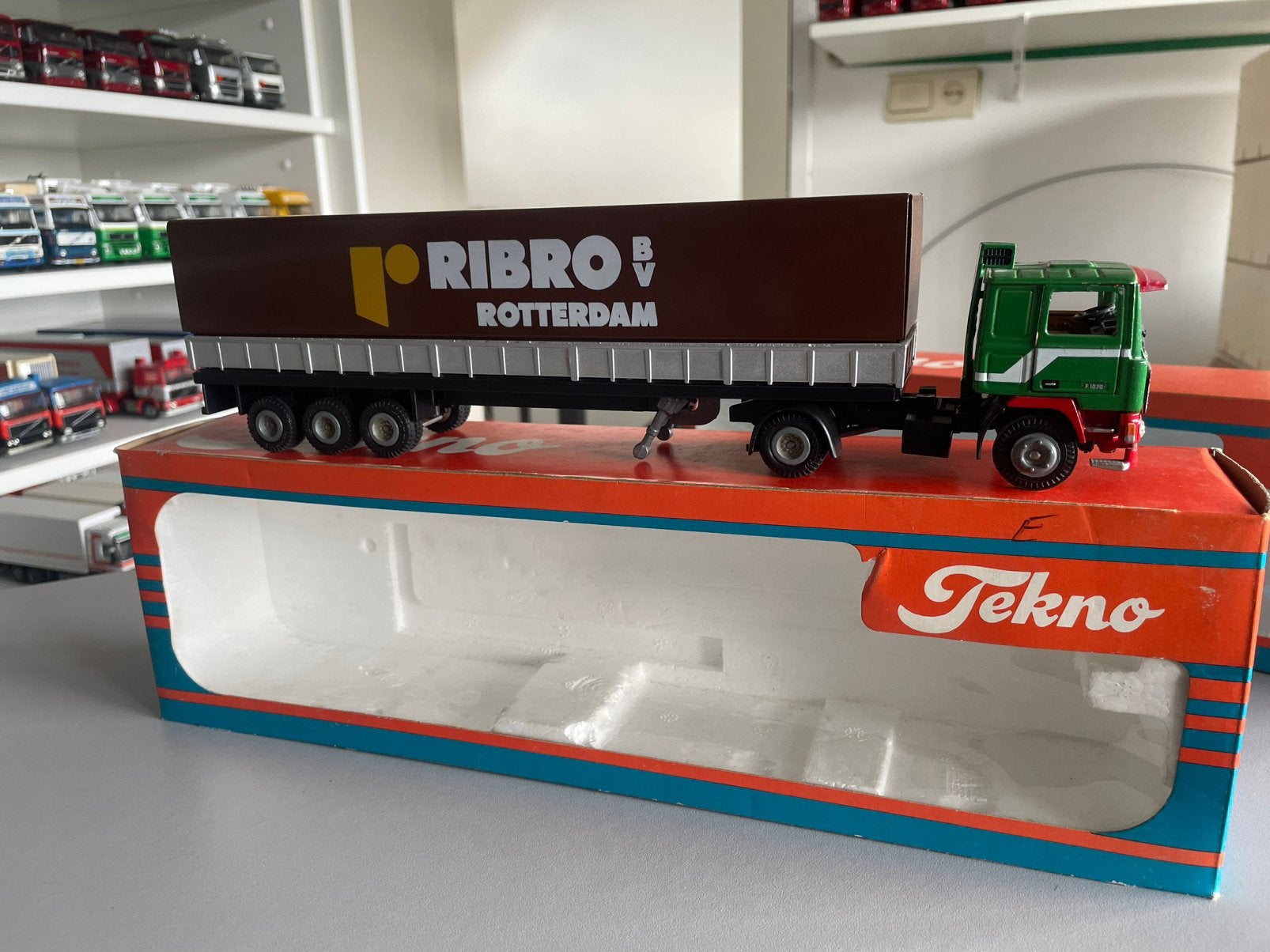 Volvo F1020 Ribro, Ophalen of Verzenden, Zo goed als nieuw, Bus of Vrachtwagen, Tekno