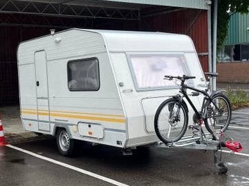Knaus Country met mover en recente Tempo 100 keuring, Caravans en Kamperen, Caravans, Dwarsbed, Treinzit, Particulier, Schokbreker