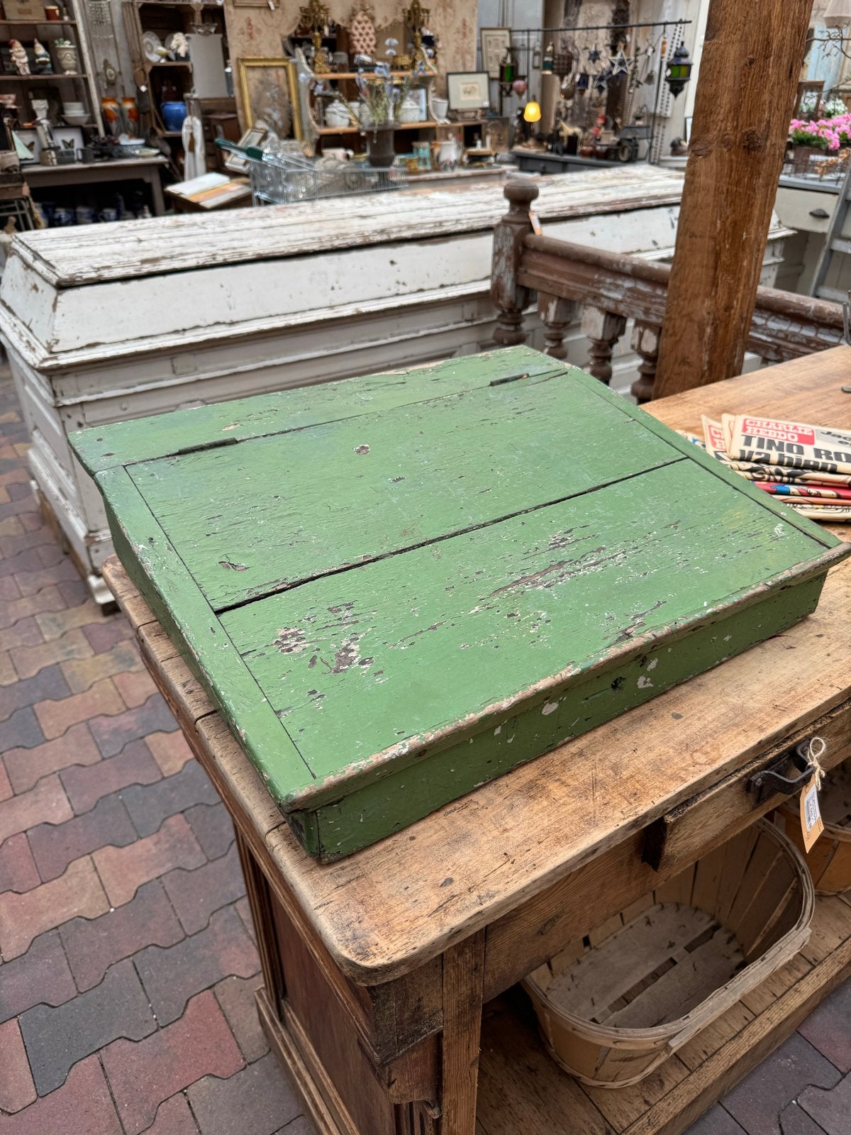 Oude groene schrijf kist/lessenaar met klep, Ophalen