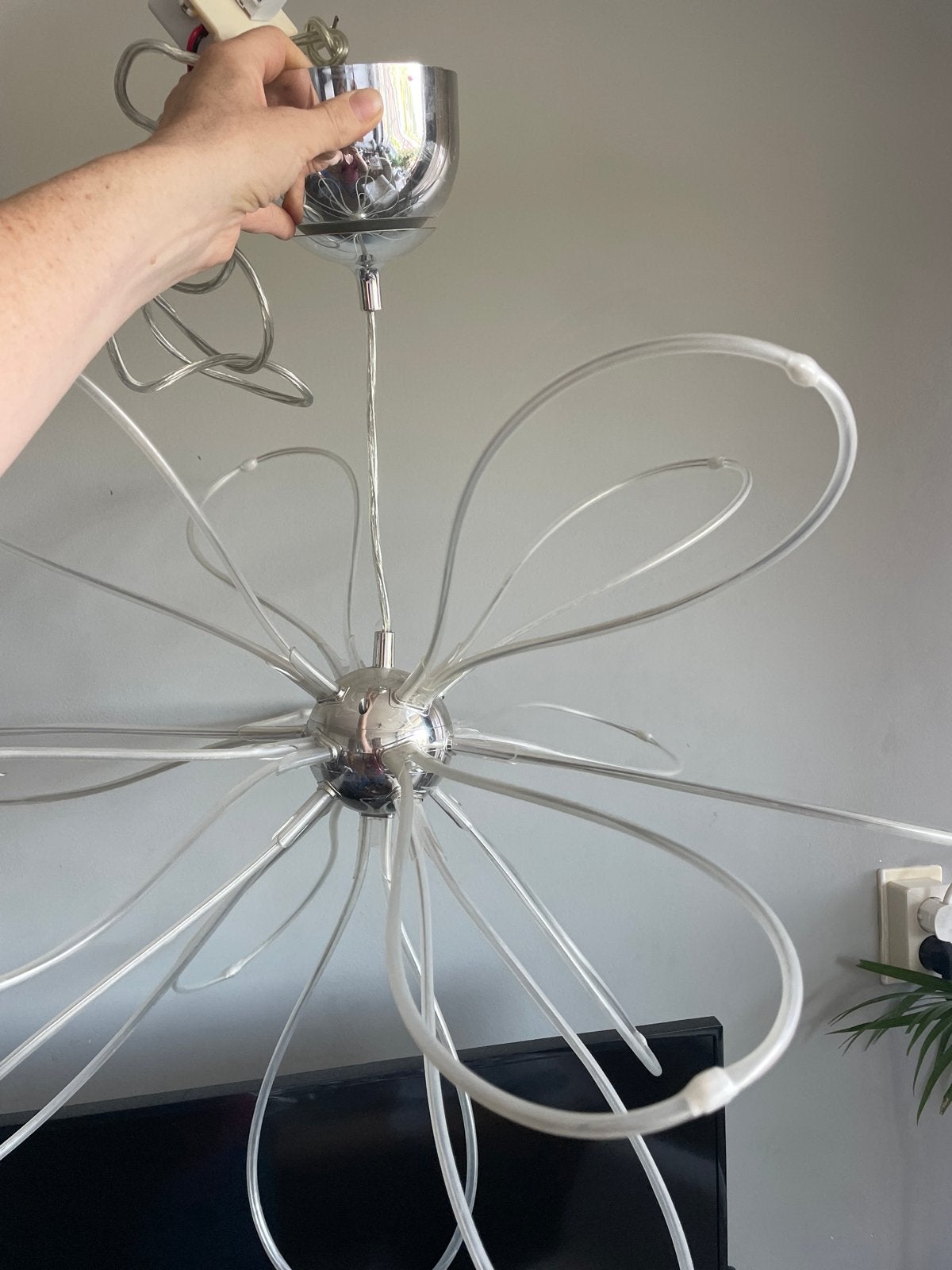 Moderne bloemvormige hanglamp, Huis en Inrichting, Lampen | Hanglampen, Ophalen, Gebruikt, Kunststof, E27 (groot)