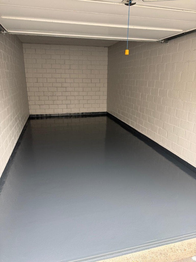 Foto 3 van 40m2 2k Epoxy Garage vloercoating  WIJ STOPPEN - 9 dagen