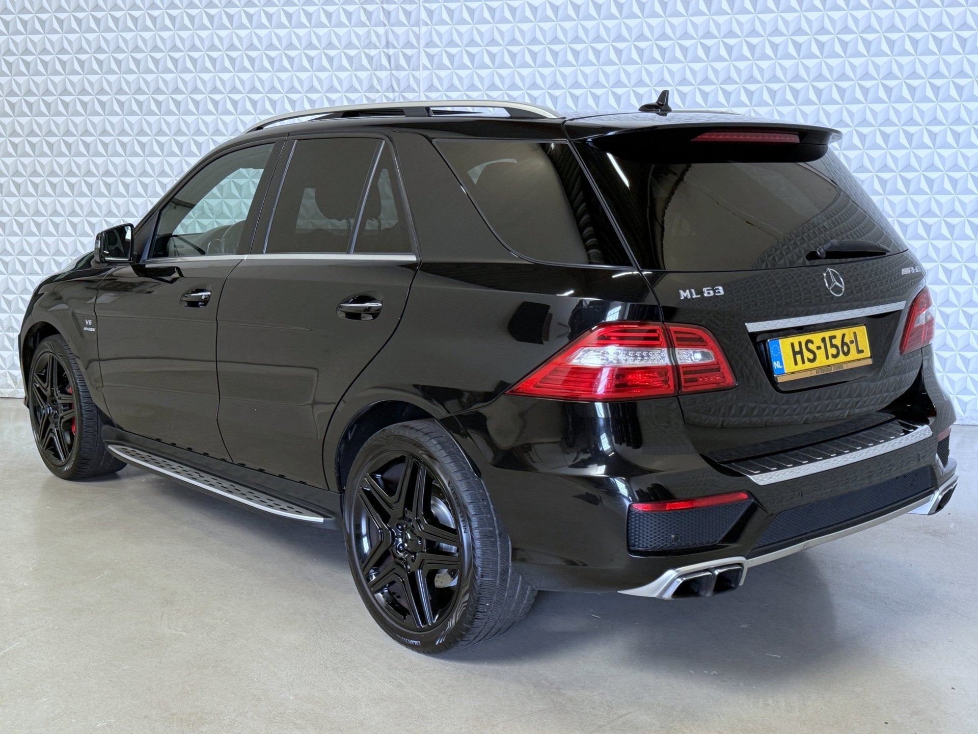 Mercedes-Benz M-klasse AMG 63 Performance Pack / 151.000km(2, Auto's, Gebruikt, 2245 kg, Zwart, Bedrijf