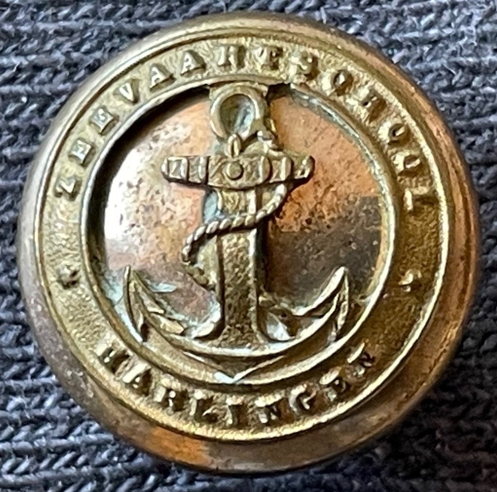 Zeevaartschool Harlingen knoop uniform groot model gezocht, Ophalen of Verzenden, Gebruikt, Gebruiksvoorwerp