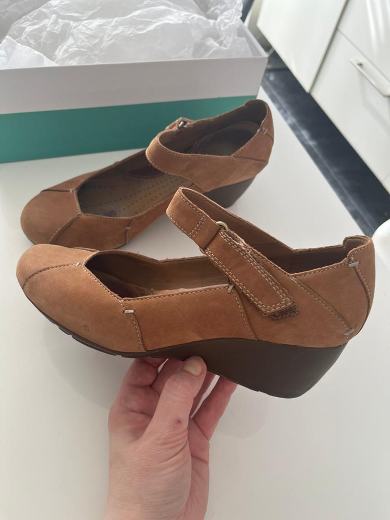 Clarks dames suede schoenen 38, Pumps, Overige kleuren, Ophalen of Verzenden, Gedragen