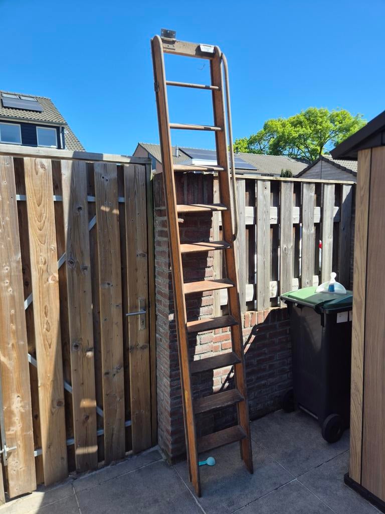 Houten ladder, circa 2,5m hoog, Ophalen, Gebruikt, 2 tot 4 meter
