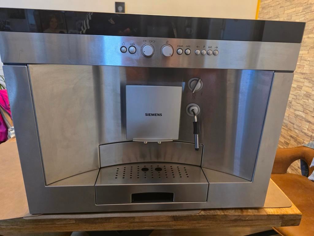 Siemens Inbouw Koffiemachine - RVS, Gebruikt, 10 kopjes of meer, Koffiemachine, Gemalen koffie
