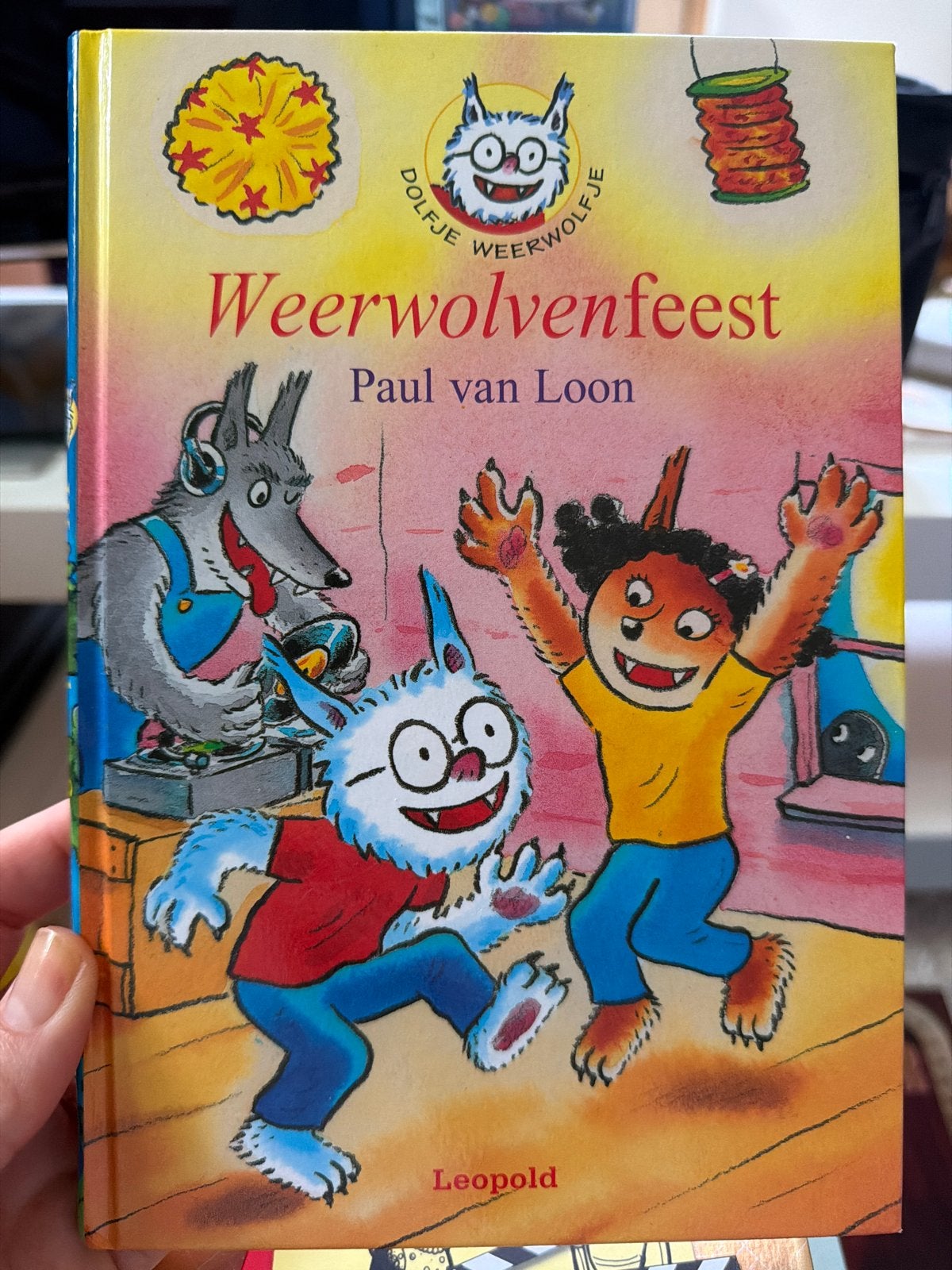 Dolfje Weerwolfje: Weerwolvenfeest - Paul van Loon, Boeken, Ophalen of Verzenden, Zo goed als nieuw, Fictie algemeen