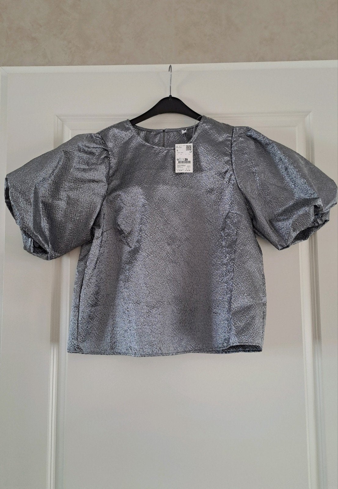 Nieuwe Hema top met pofmouwen - Maat L, Maat 42/44 (L), Nieuw, Ophalen of Verzenden, Korte mouw