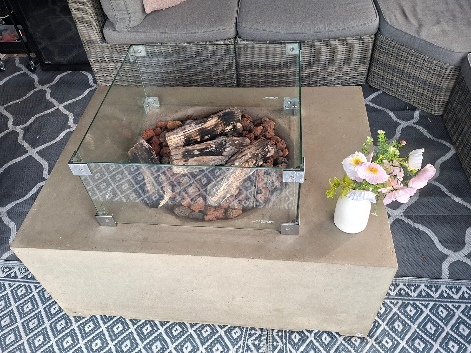 Cocoon vuurtafel op gas met glasombouwombouw en accesso, Ophalen, Zo goed als nieuw