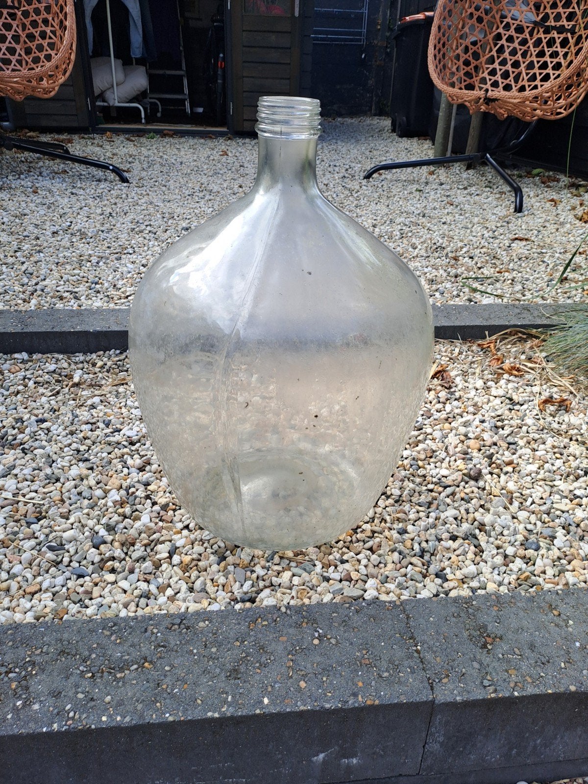 Grote glazen fles / mandfles / gistfles, Ophalen