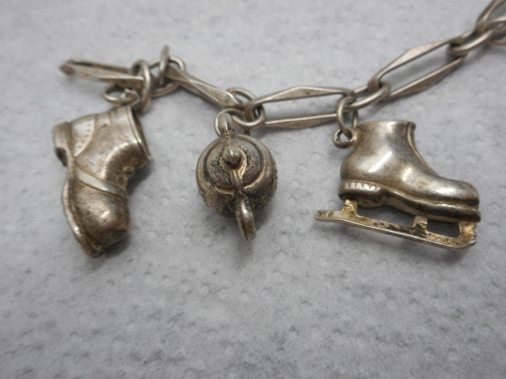 zilveren closed forever armband met 9 bedels nr.554, Verzenden, Zo goed als nieuw, Met bedels of kralen, Zilver