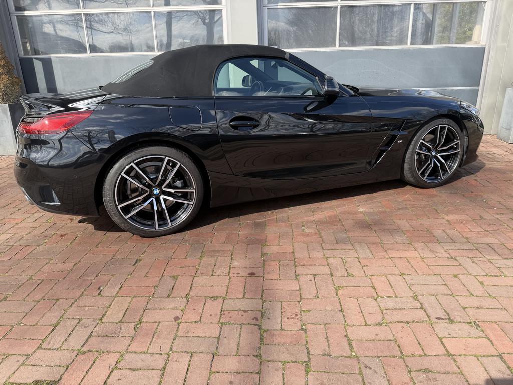 BMW Z4 Roadster sDrive30i High Executive Winterpakket Leder, Auto's, Automaat, 1998 cc, Achterwielaandrijving, Gebruikt
