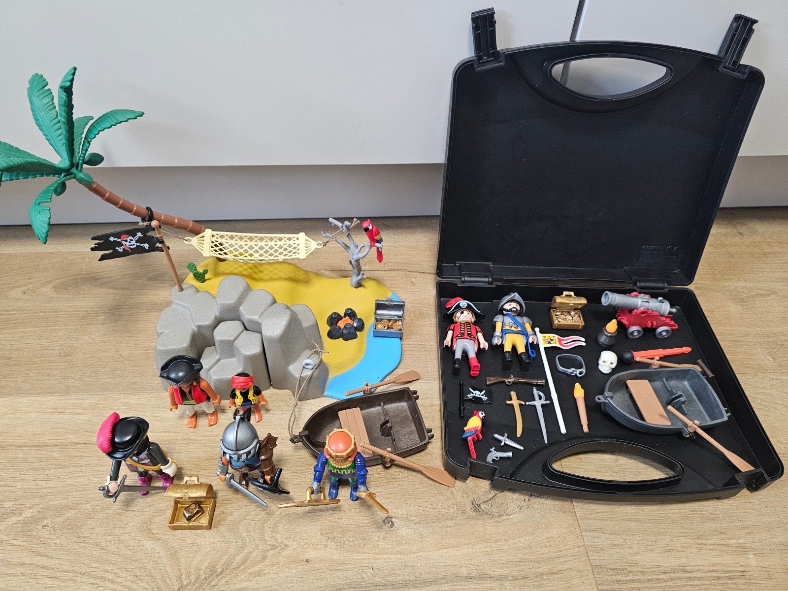 Playmobil 4139 piraten eiland, 5894 piraten koffer en meer, Kinderen en Baby's, Ophalen of Verzenden, Zo goed als nieuw