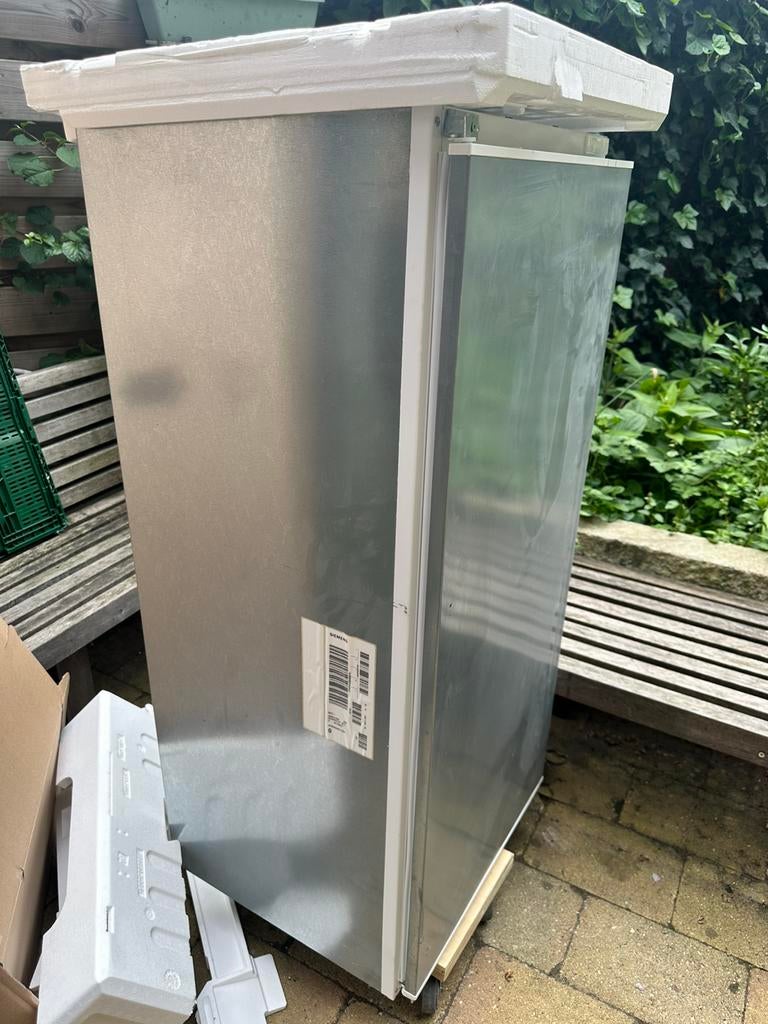 Koelkast Siemens KI24RV21FF MOET WEG!, Witgoed en Apparatuur, Koelkasten en IJskasten, Ophalen, Zonder vriesvak, 200 liter of meer