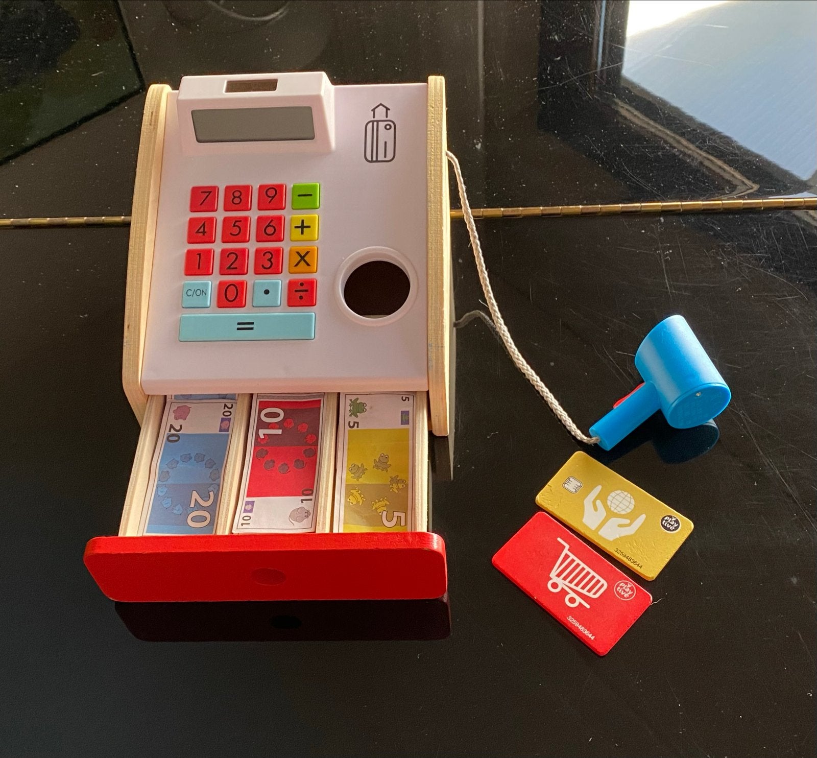 Houten kassa met speelgeld en pinpasjes, Kinderen en Baby's, Speelgoed | Educatief en Creatief, Ophalen of Verzenden, Gebruikt