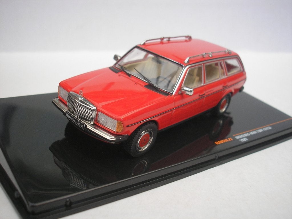 Mercedes Benz 200T (S123) 1982 Rood 1/43 Ixo, Ophalen of Verzenden, Nieuw, Auto, Overige merken