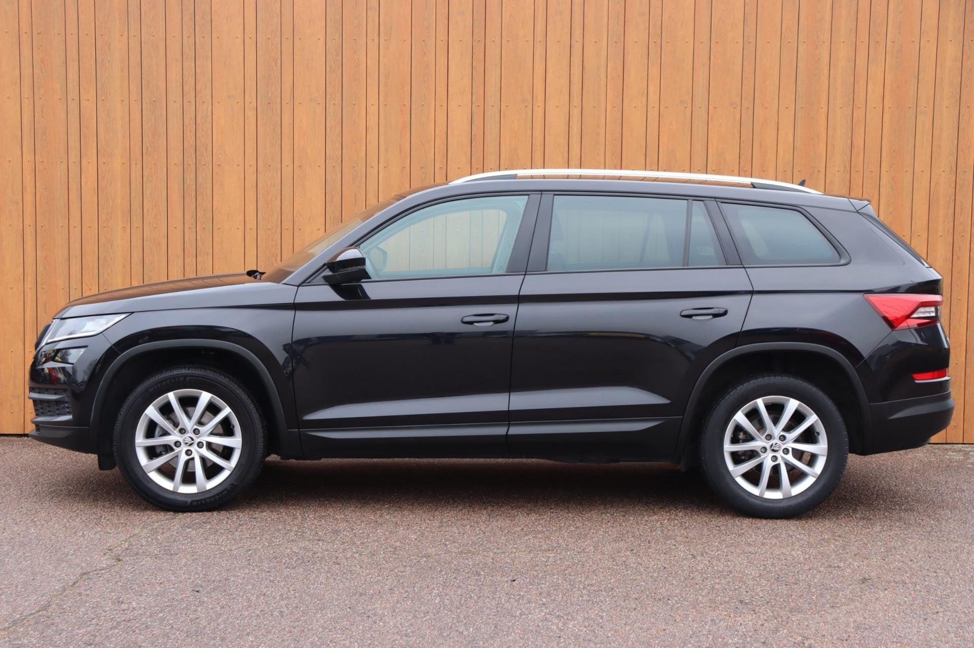 Skoda Kodiaq 1.5 TSI Bus.Ed orgNL el.klep camera stuur+stoel, 12 maanden, 4 cilinders, Zwart, Origineel Nederlands