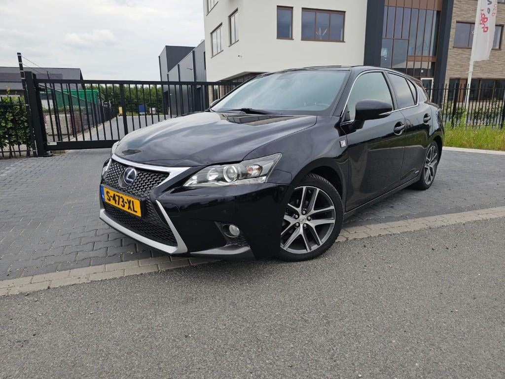 Lexus CT-H 200H F-Sport Line Hybrid 2015 UNIEK, 136 pk, Euro 6, 4 cilinders, 0 kg
