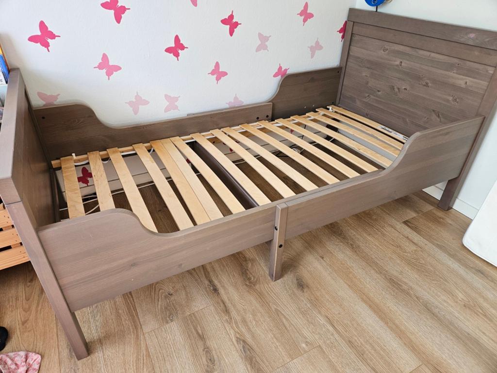 IKEA Meegroeibed / kleuterbed met matras - grijs, Gebruikt, 70 tot 85 cm, 180 cm of meer, Ophalen