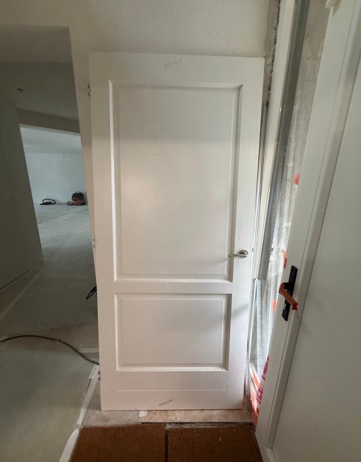 Binnendeur met paneel en klink 92,6 x 211,5 cm, Doe-het-zelf en Verbouw, Ophalen of Verzenden, Gebruikt