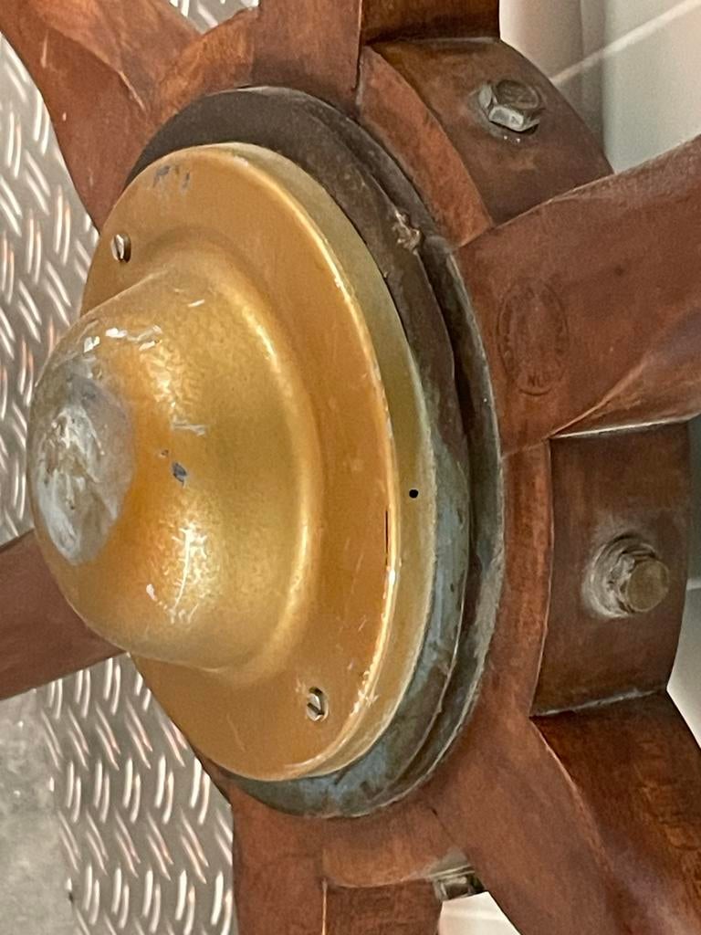 Antiek scheepsroer - St. Jozef Ned. Maasbracht, Ophalen