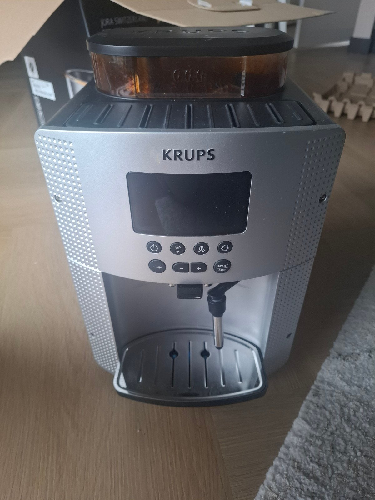 Krups Espresso Apparaat - Zo goed als nieuw, Espresso apparaat, Zo goed als nieuw, Afneembaar waterreservoir, Koffiebonen