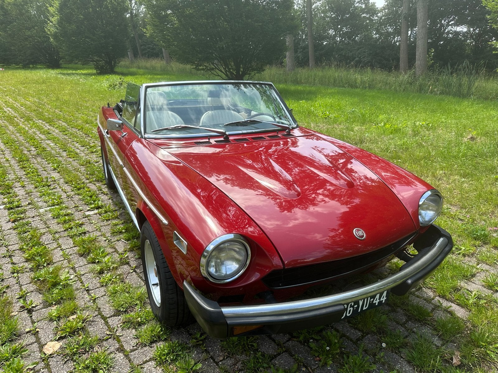 Fiat 124 Spider 1800 US 1975, Achterwielaandrijving, Cabriolet, Leder, Handgeschakeld