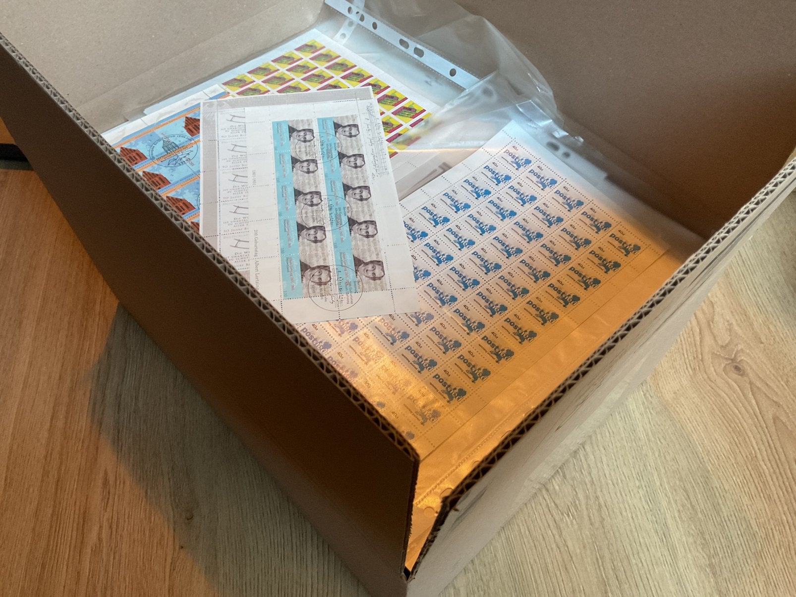 Doos partij postzegels, Ophalen of Verzenden, Nederland en Buitenland