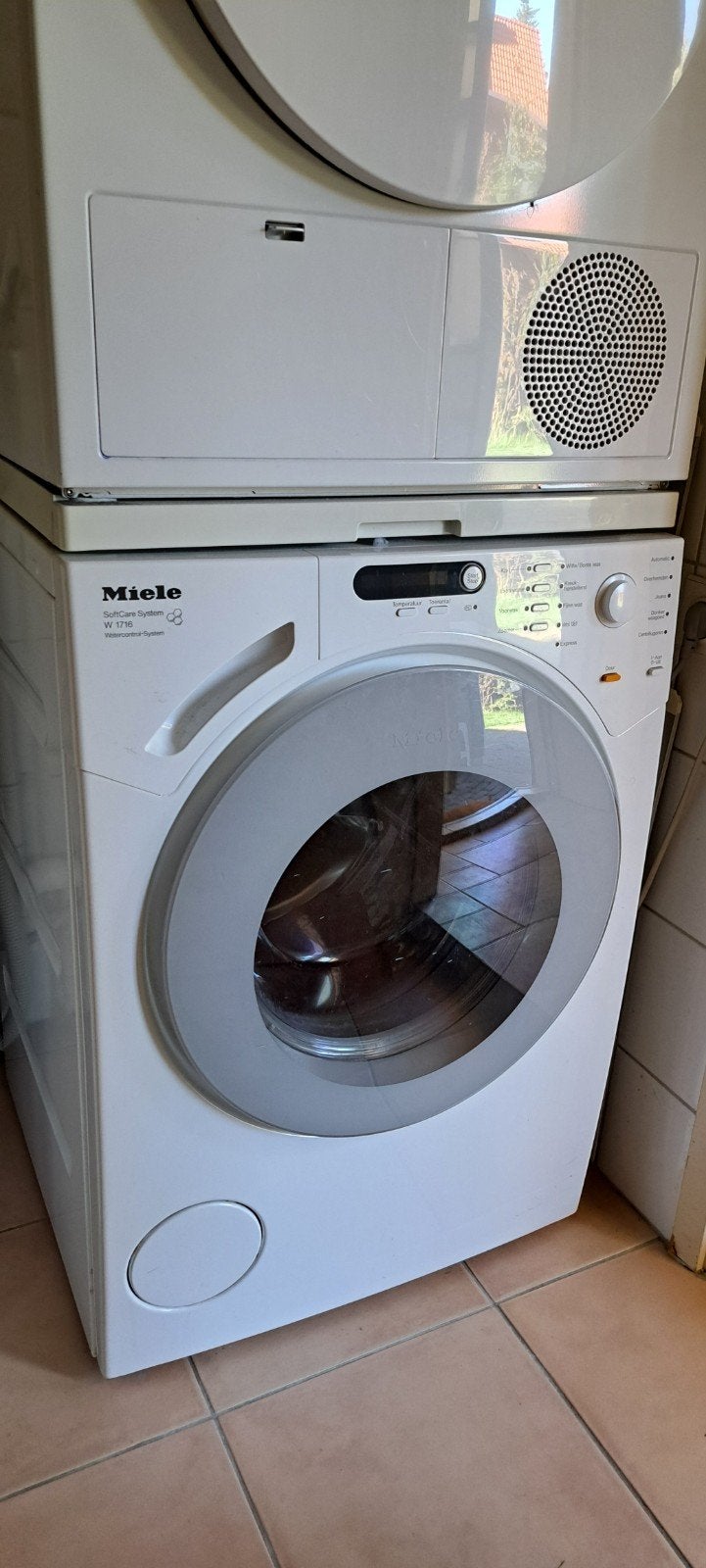 Miele W 1716 Wasmachine met SoftCare System, 6 tot 8 kg, Ophalen, Gebruikt, 85 tot 90 cm