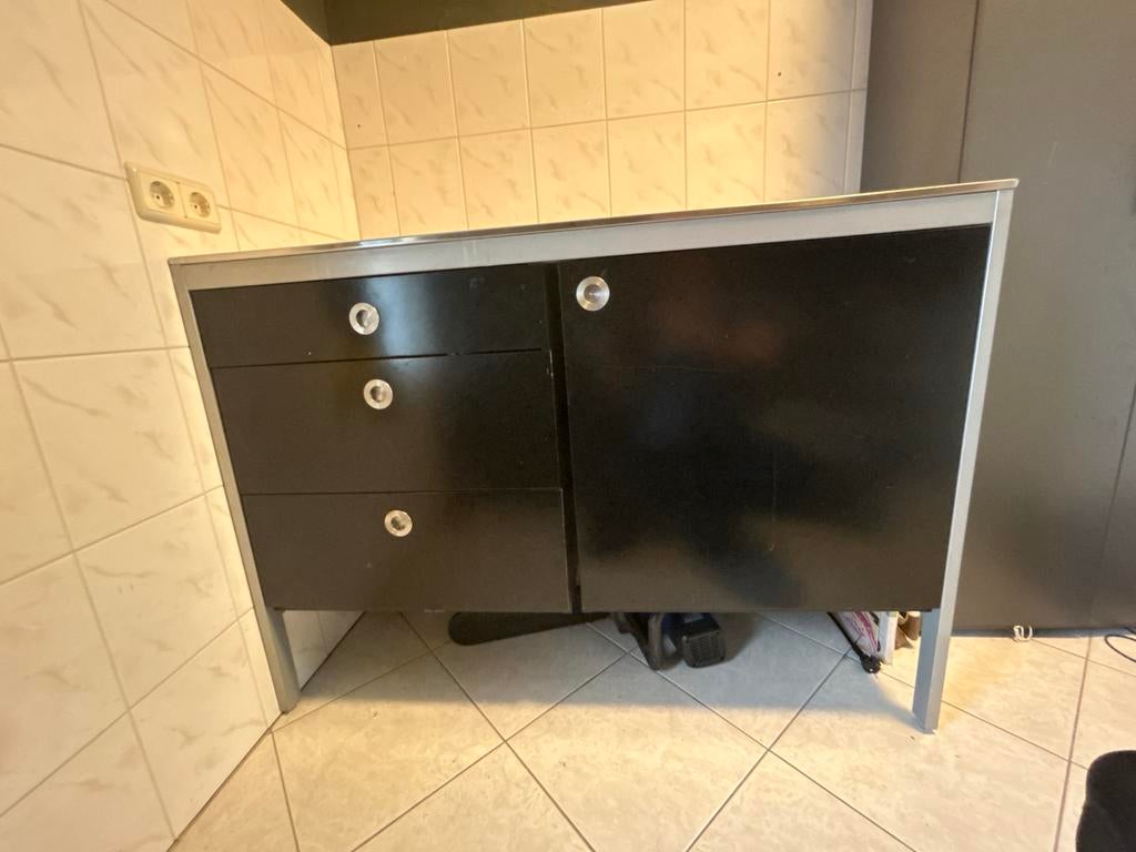 Zwart Ikea keukenkastje met lades en deuren, Huis en Inrichting, Keuken | Keukenelementen, Gebruikt, 100 tot 150 cm, Zwart, Ophalen of Verzenden