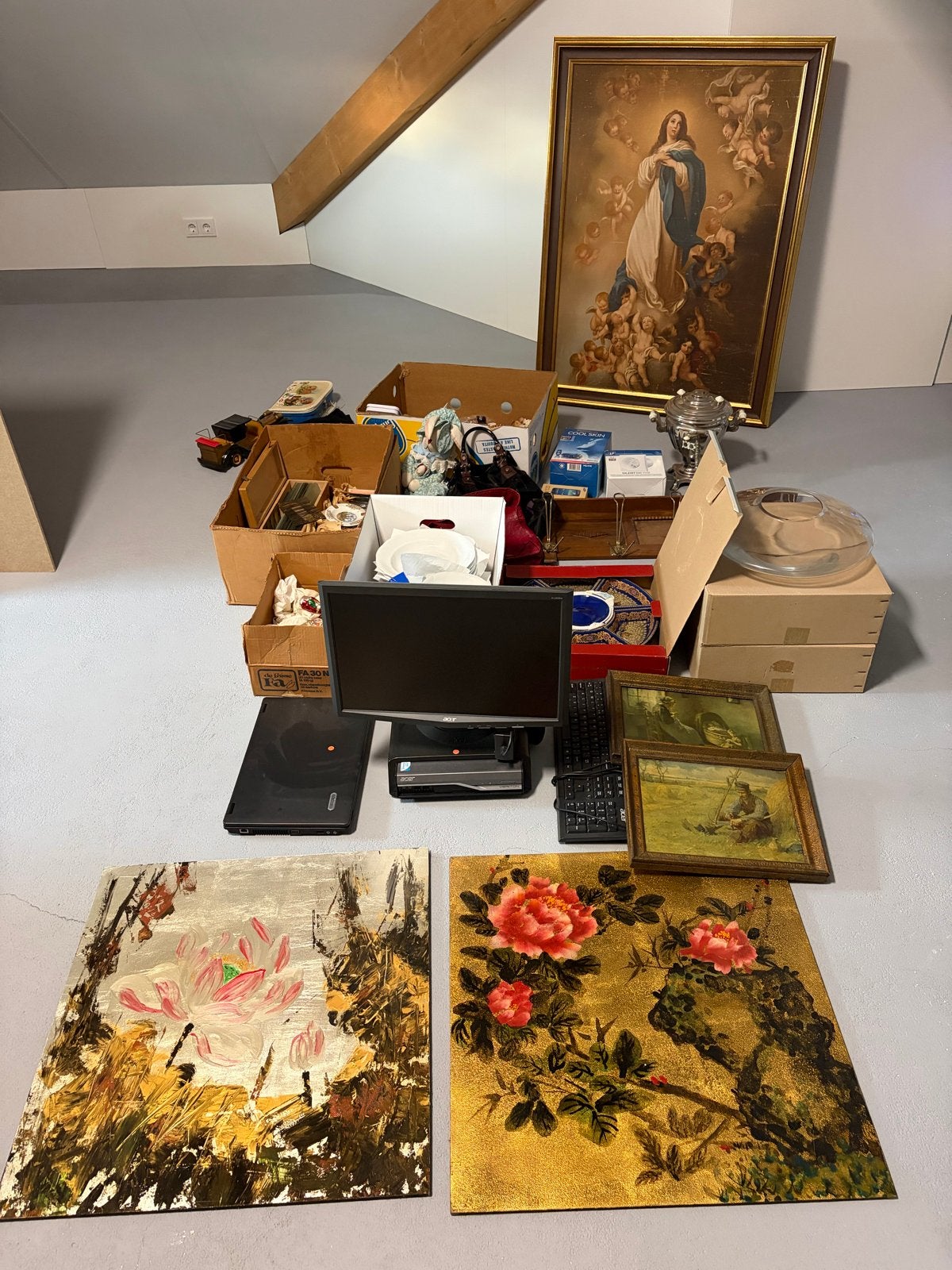 Rommelmarkt spullen: kunst, decoratie, boeken, tassen, Ophalen