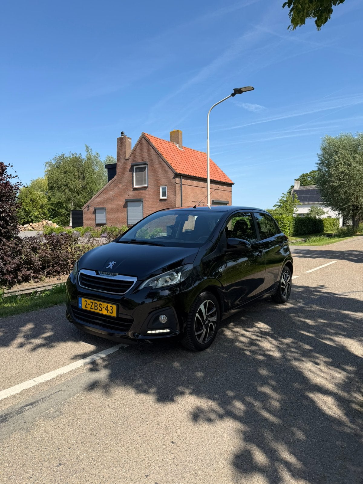 Peugeot 108 1.0 12V E-vti 51KW 5DR 2014 Zwart, Auto's, Voorwielaandrijving, Stof, 4 stoelen, Zwart